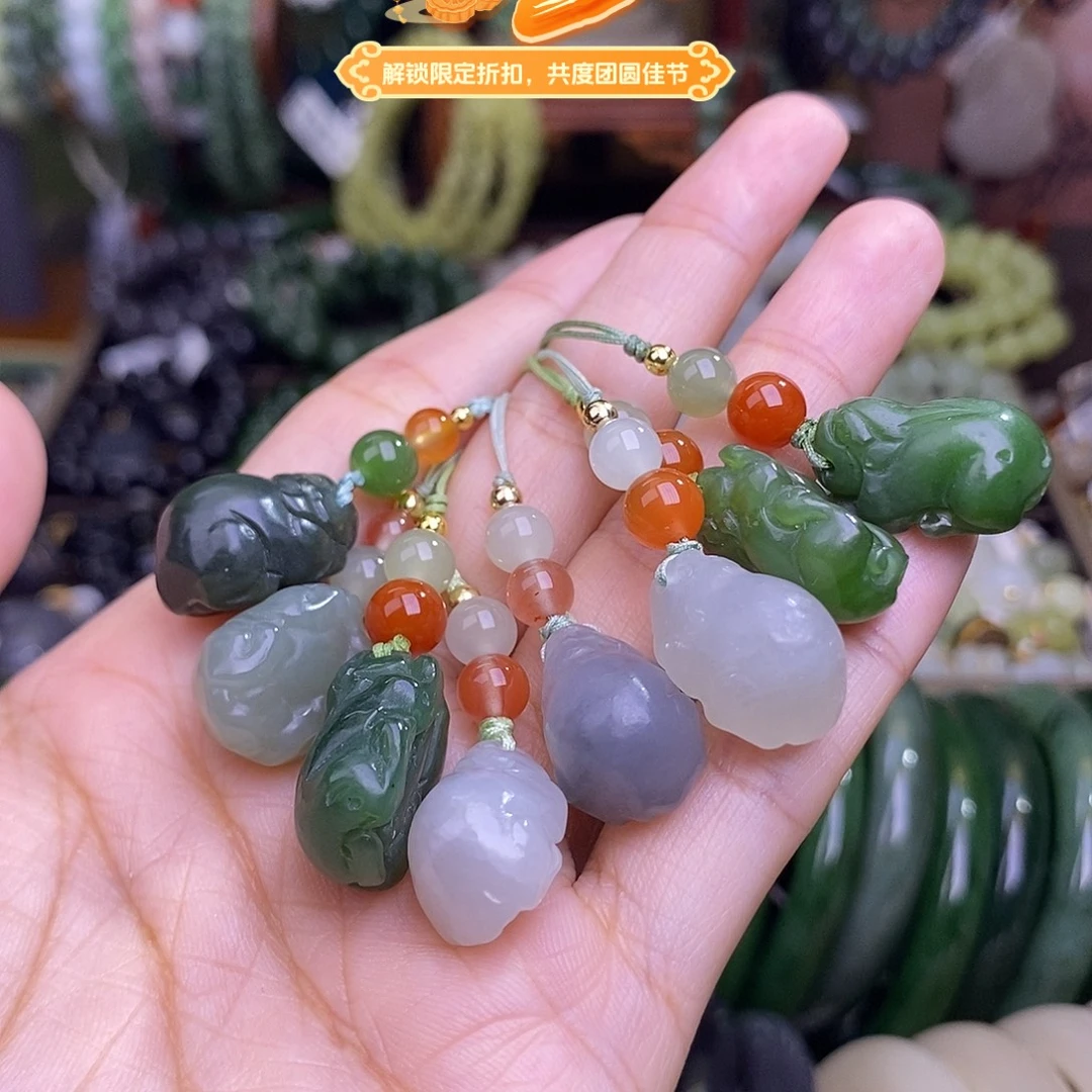 颈饰未镶嵌和田玉多样性发一 貔貅挂件