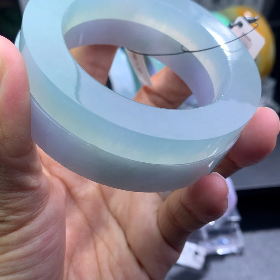 定制翡翠未镶嵌翡翠手镯