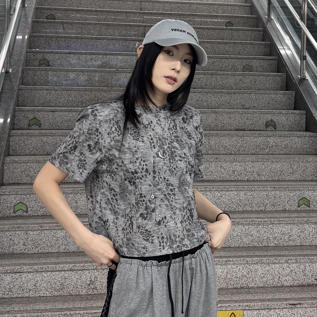 2025夏季新款韩版休闲显瘦短款气质豹纹短袖印花常规款T恤133091