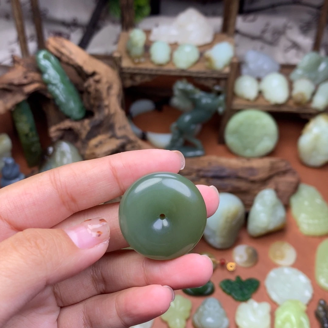 和田玉未镶嵌挂件