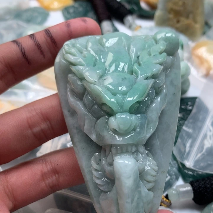 翡翠未镶嵌颈饰保真天然a货翡翠