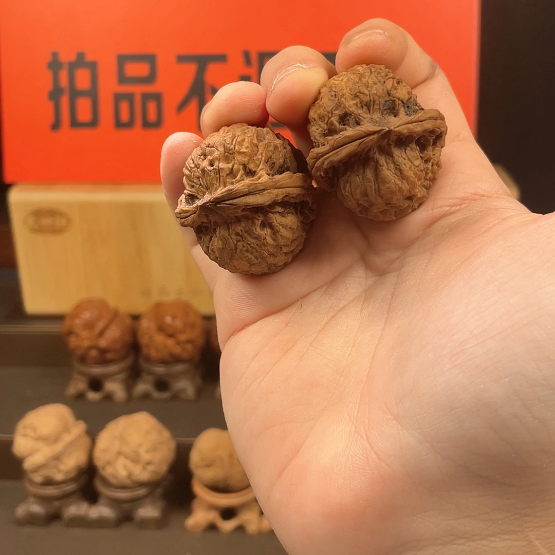 把件文玩核桃太湖石