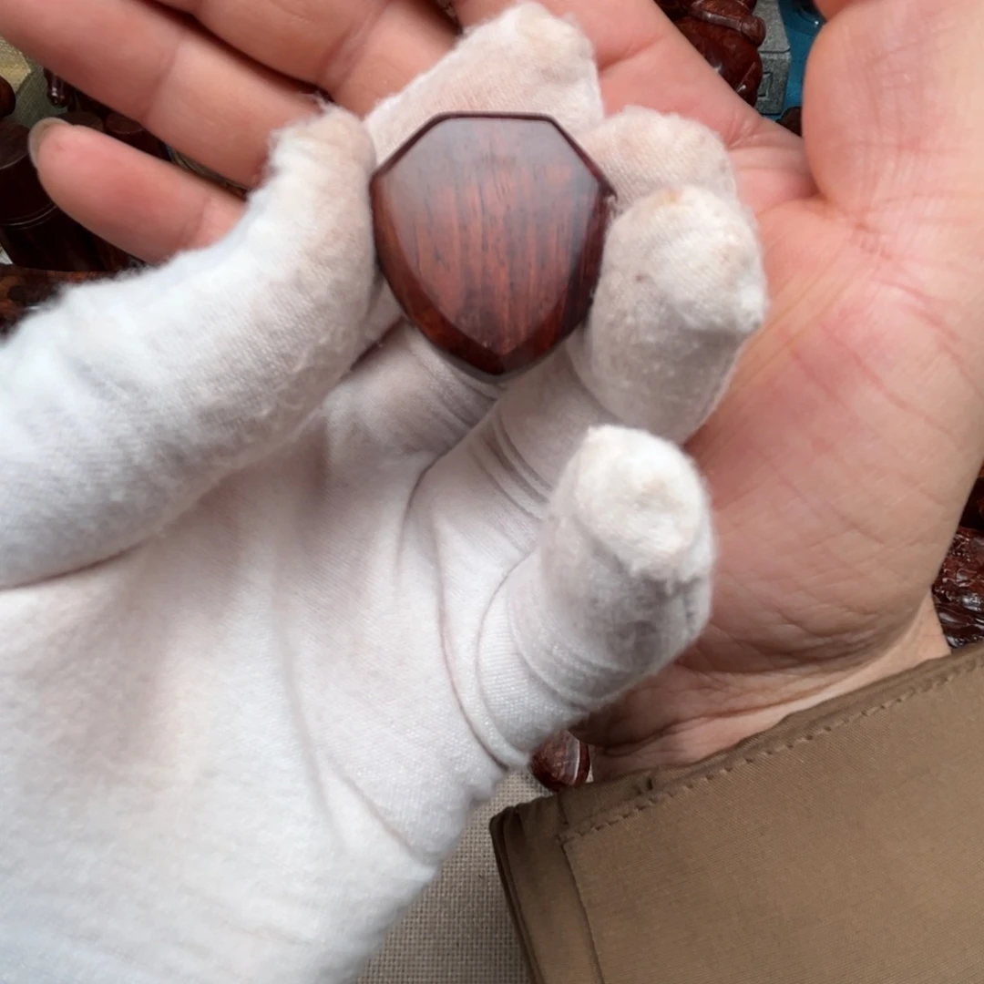 黄花梨/降香黄檀把件卜**玲小吊坠…..