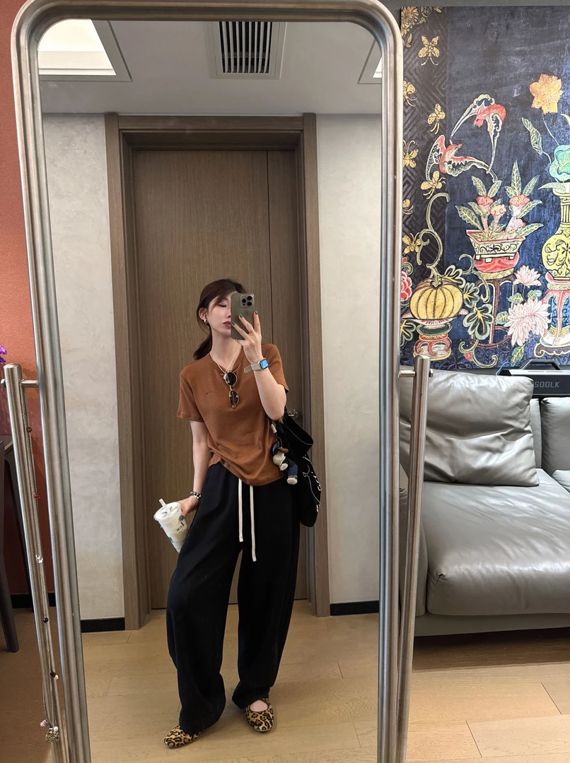 【NO退NO换】欧货刺绣笑脸大弹力上衣2282