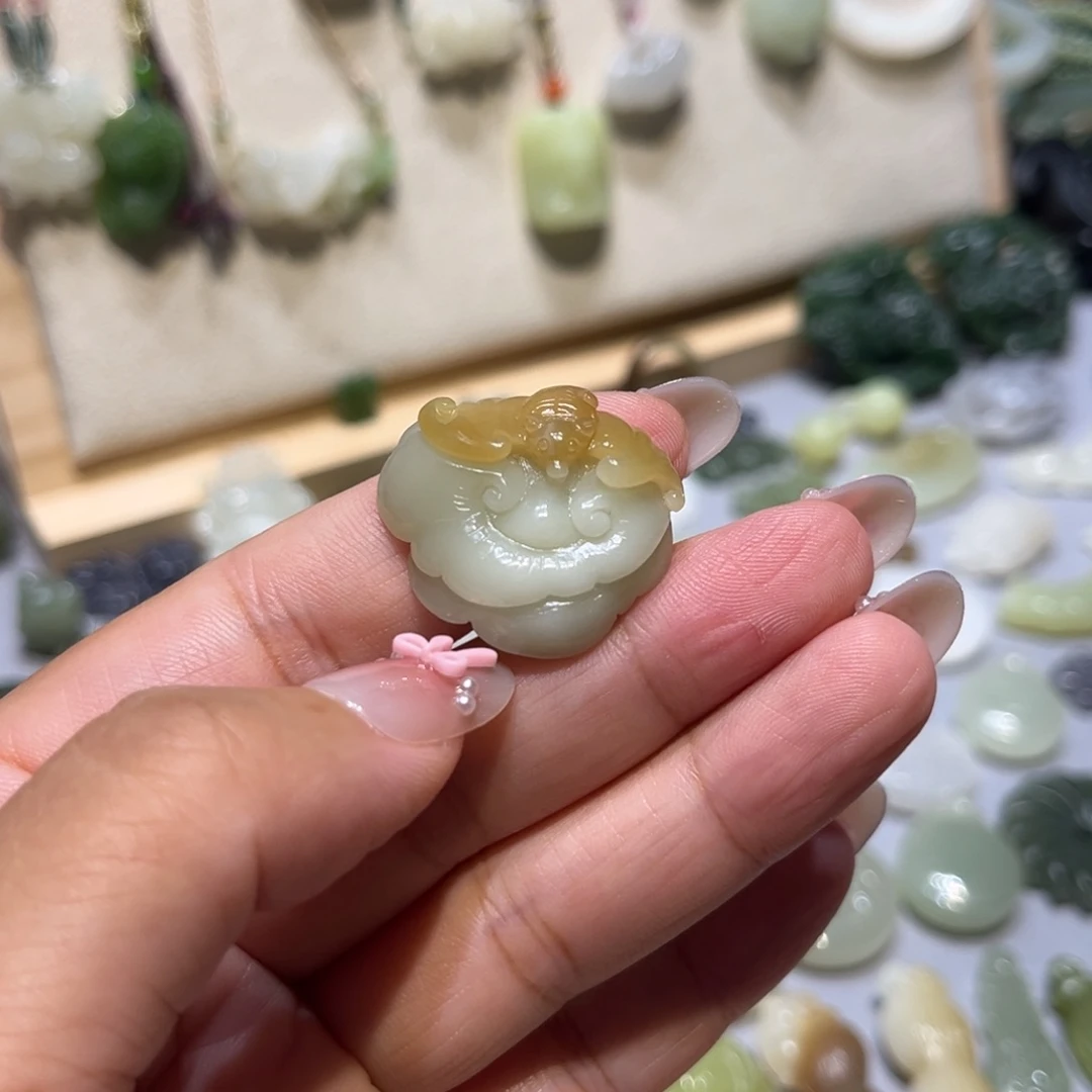 颈饰未镶嵌和田玉