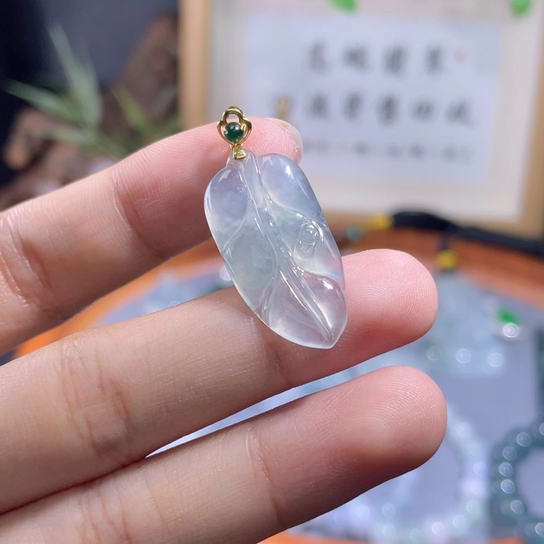 定制翡翠18K金镶嵌吊坠
