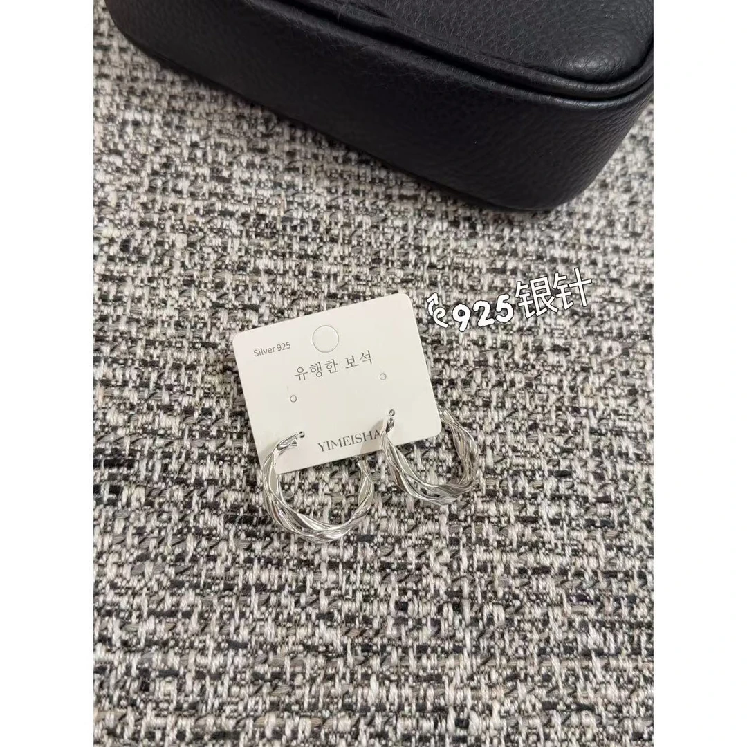 合金耳饰 【莫比乌斯环耳钉】小允姐姐2025时尚气质耳钉