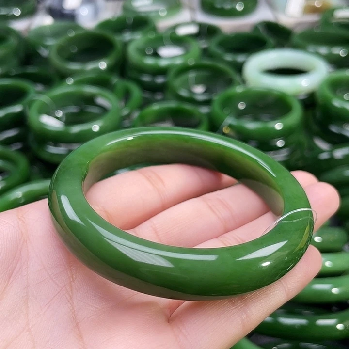 未镶嵌手镯和田玉（碧玉）