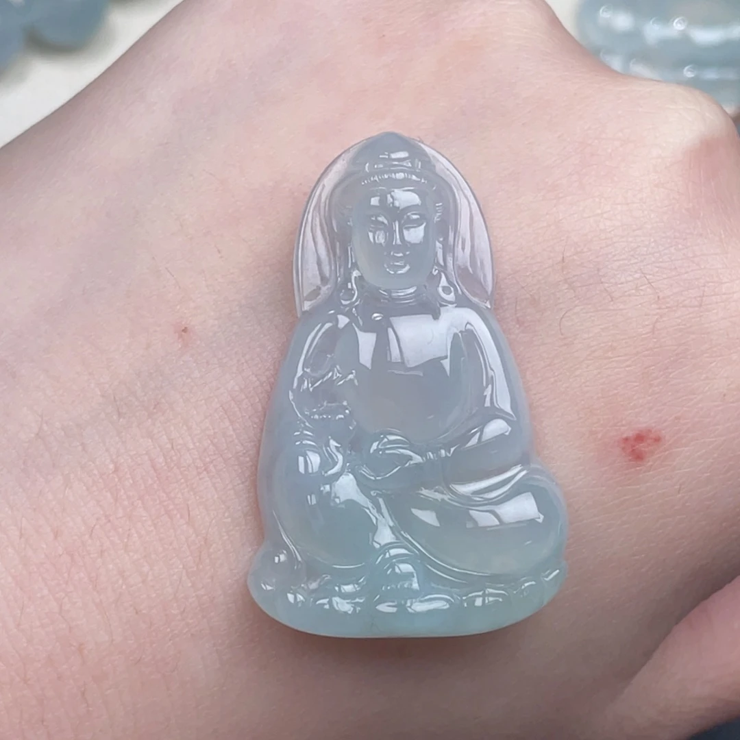 翡翠未镶嵌颈饰观音