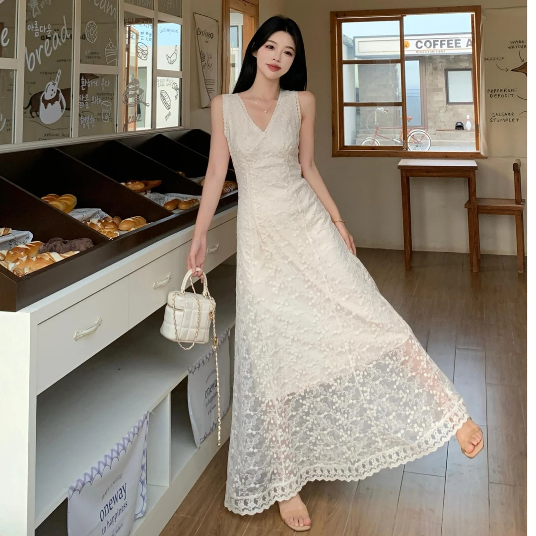 法式名媛气质收腰显瘦V领背心蕾丝连衣长裙裙子钩花女度假风长裙
