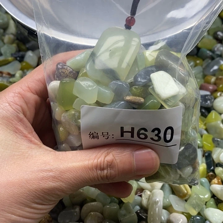 蛇纹石玉鱼缸石未镶嵌