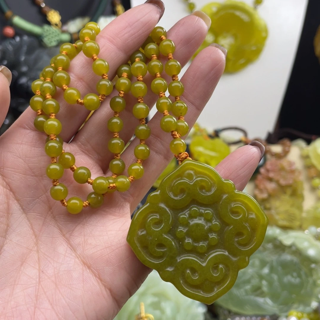 未镶嵌蛇纹石玉颈饰