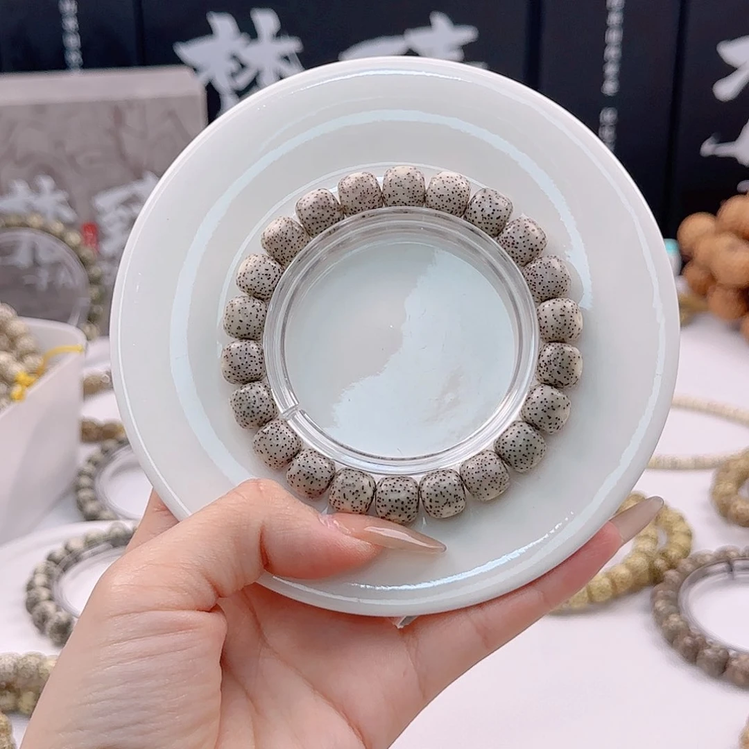 原生态石玉10.5×9.5牛毛星同枝果精抛