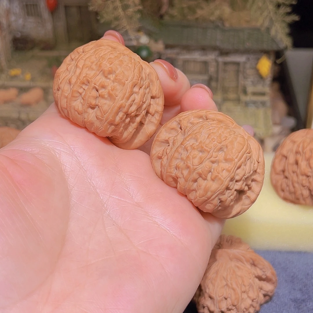 文玩核桃吊坠T***r白狮子42