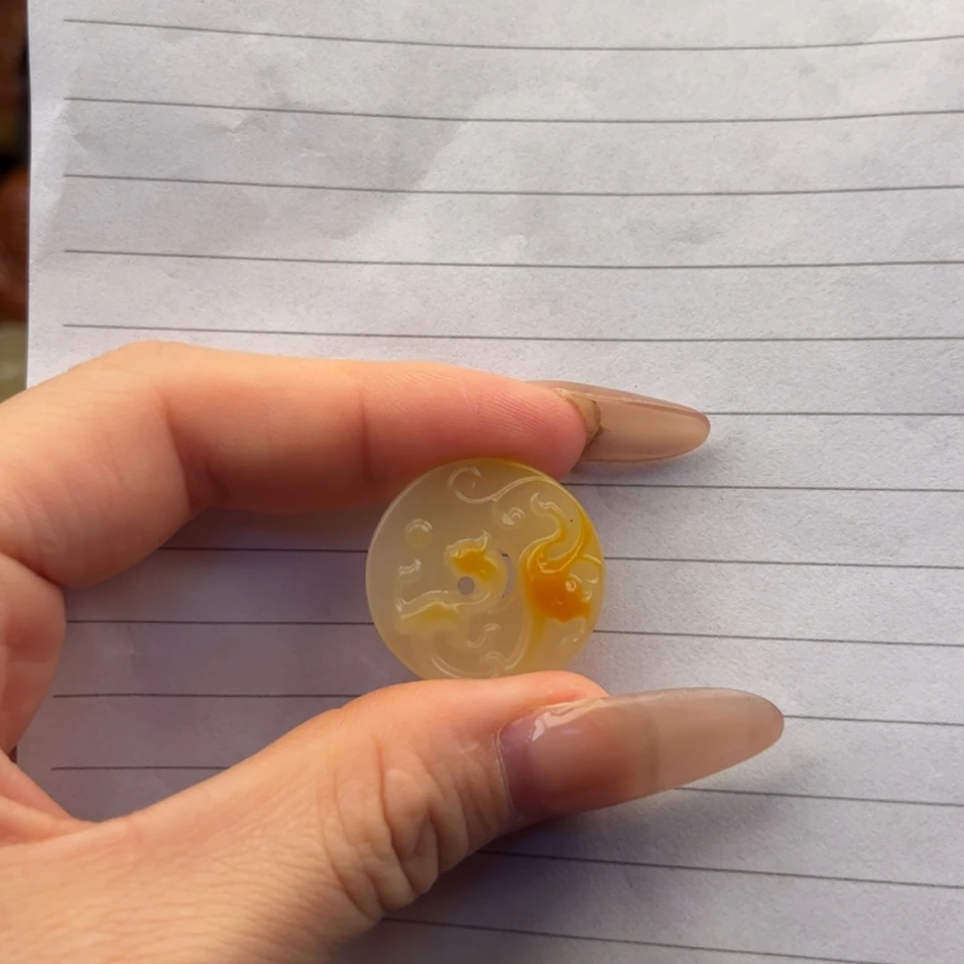 曹***板石英质玉未镶嵌黄蜡石吊坠