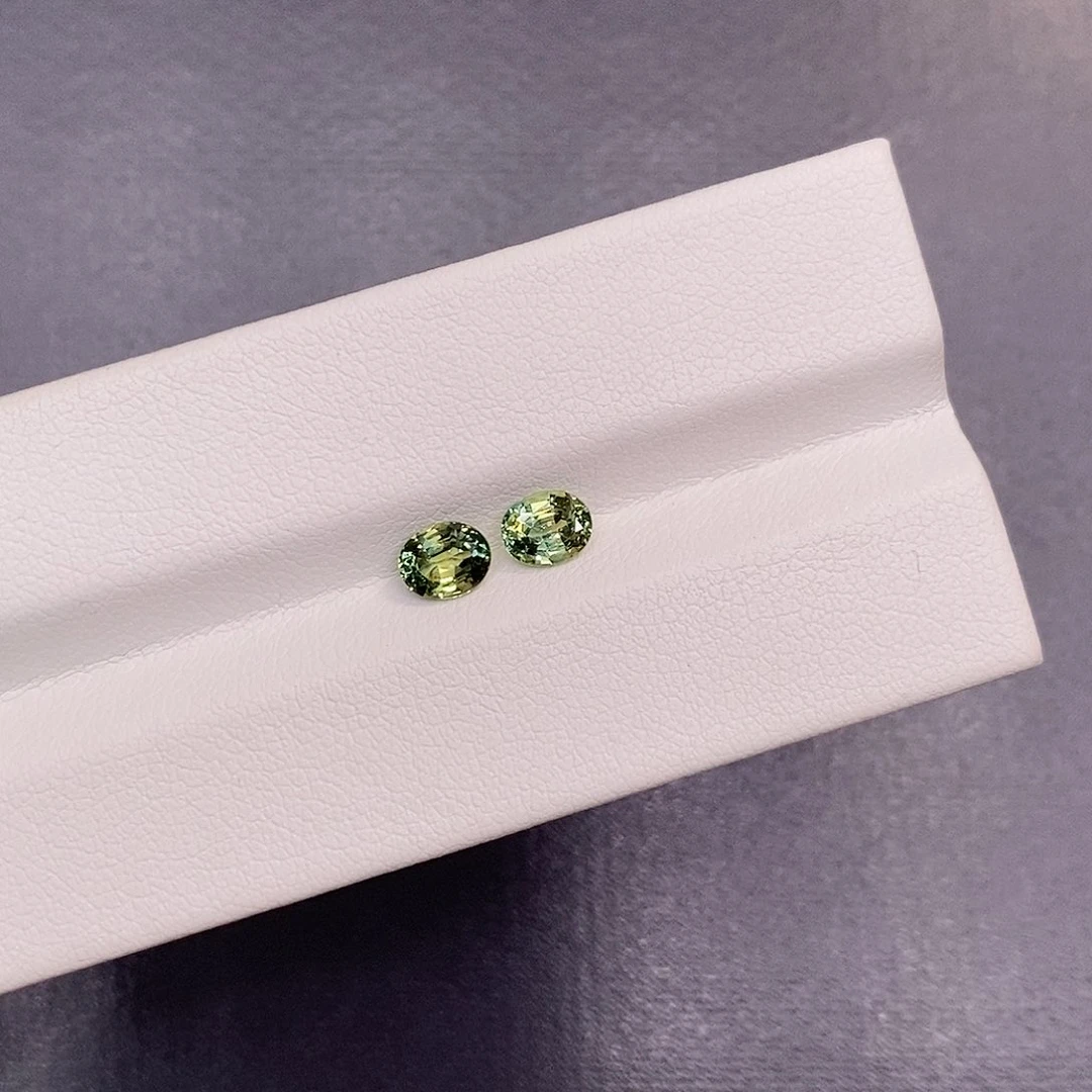 裸石蓝宝石1克拉 4*5mm