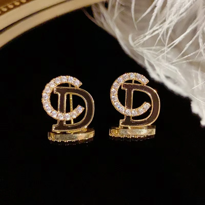 铜合金合成锆石耳饰 新潮时尚气质感满钻CD字母耳钉小众设计百搭