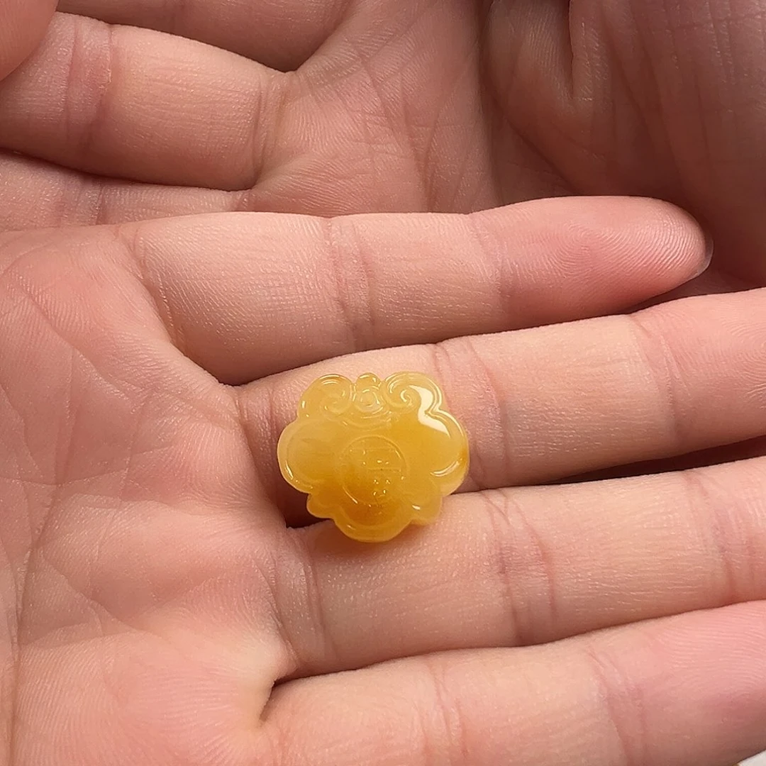 蜜蜡颈饰未镶嵌平安锁提溜吊坠