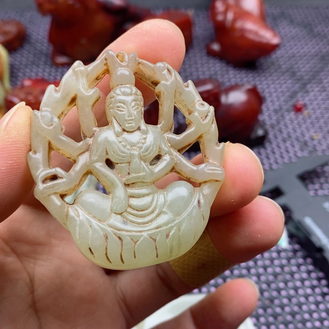 蛇纹石玉颈饰未镶嵌