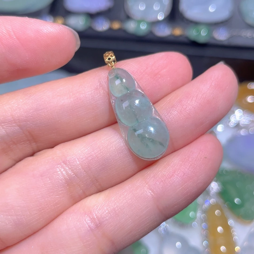 颈饰18K金镶嵌翡翠翡翠