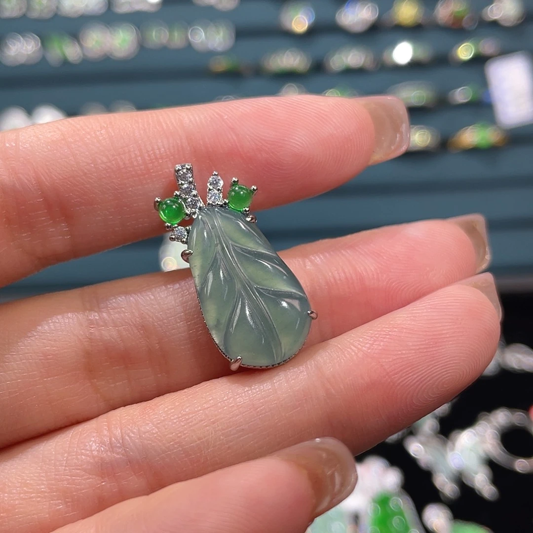 吊坠(赠链)未镶嵌翡翠