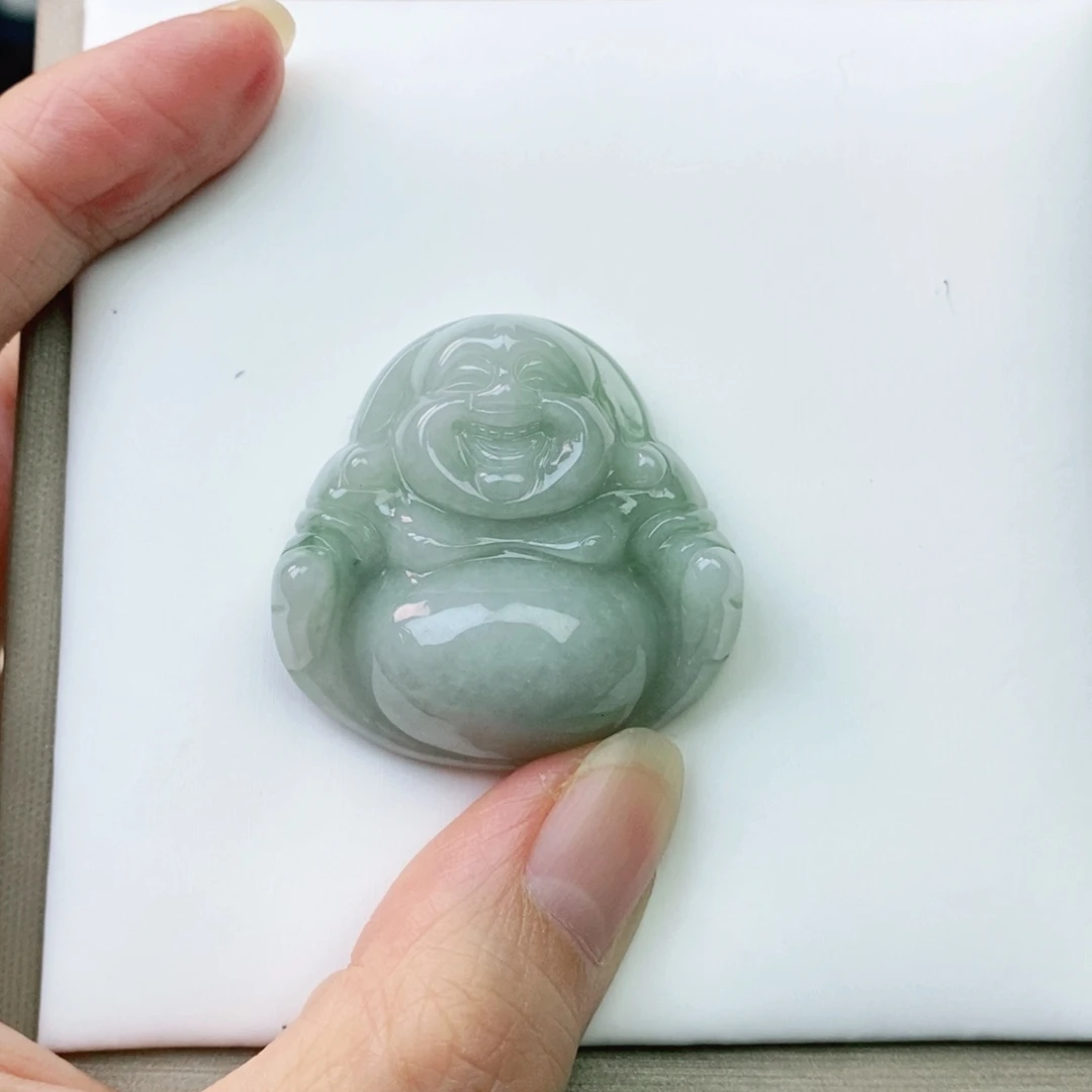 阳****翡翠未镶嵌颈饰佛公