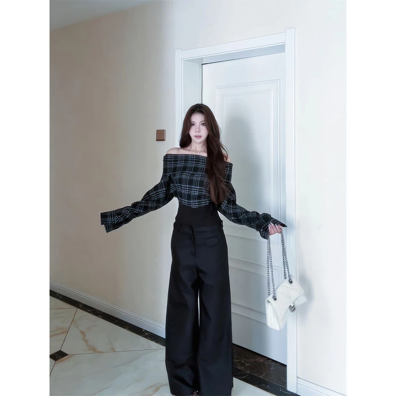 懒风简约秋季撞色格纹设计一字肩收腰长袖上衣直筒宽松阔腿拖地裤