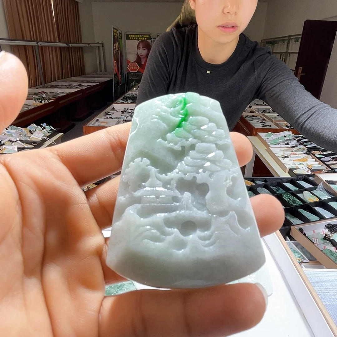 翡翠未镶嵌颈饰一