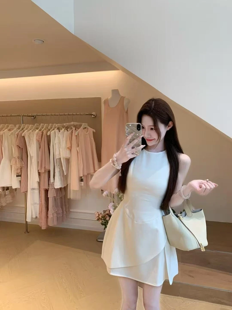 9317-【冬月映雪】法式花苞无袖不规则裁剪连衣裙