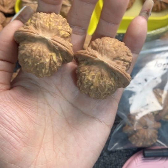 用***8吊坠文玩核桃血麒麟121