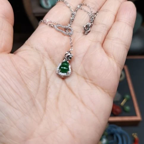 翡翠颈饰银S925镶嵌半****?