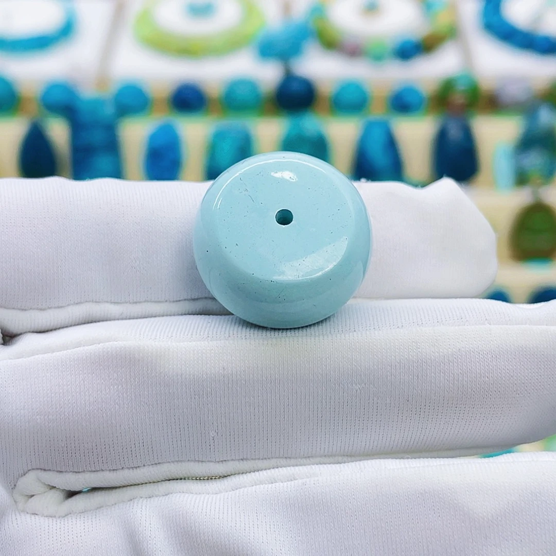 绿松石未镶嵌颈饰