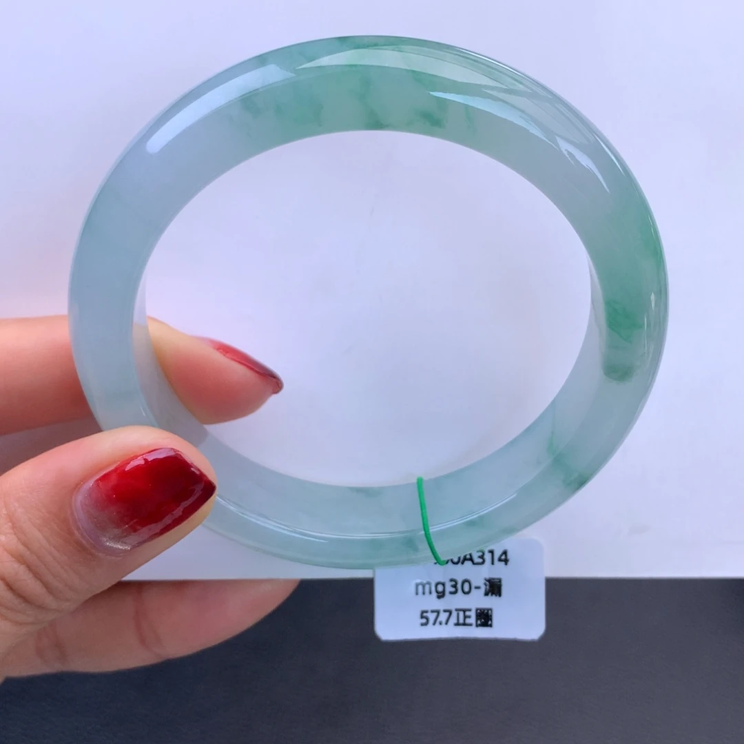 翡翠未镶嵌手镯冰胶绿花手镯（有纹捡漏）