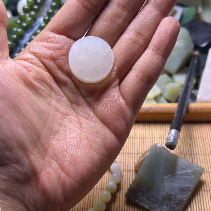 和田玉（糖玉）未镶嵌挂件