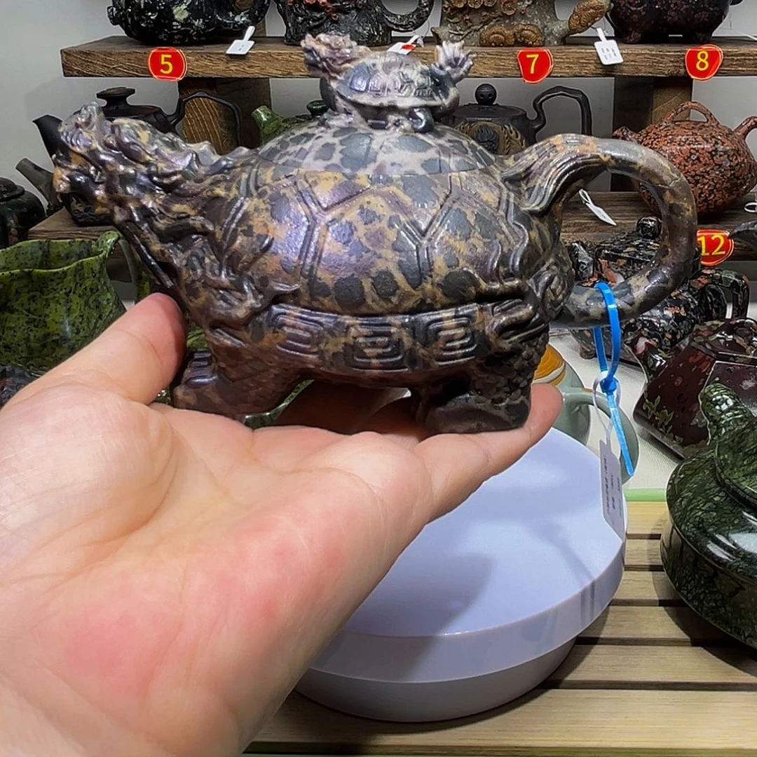 红***飘石材冰碛岩龙龟壶有暇