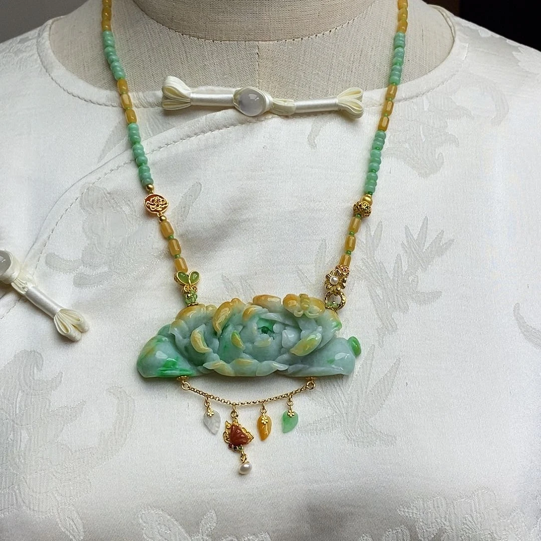 翡翠颈饰未镶嵌天然