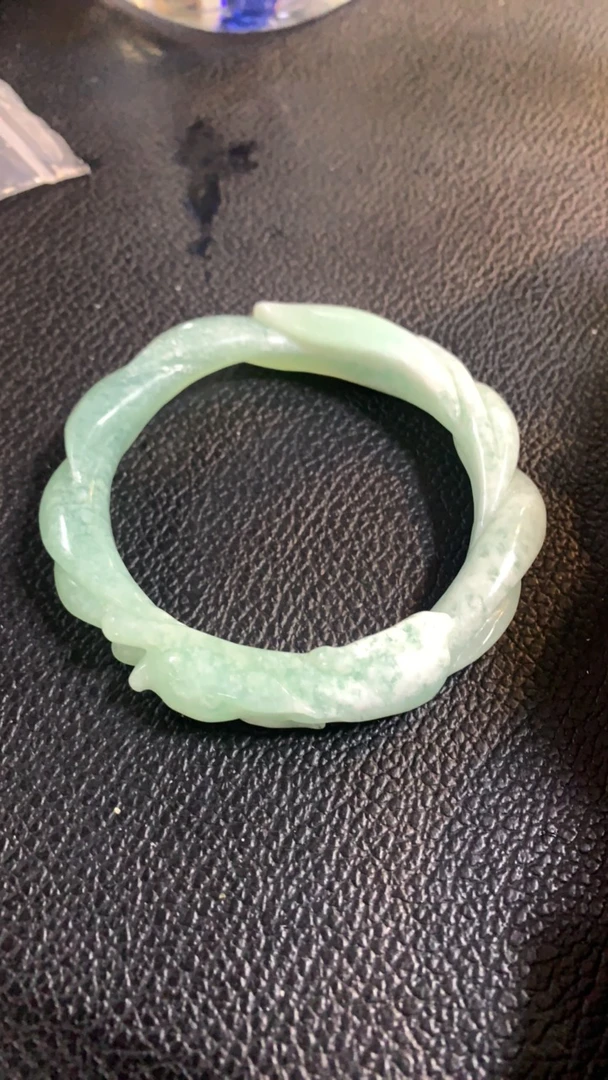 天晴冻手镯显白百搭