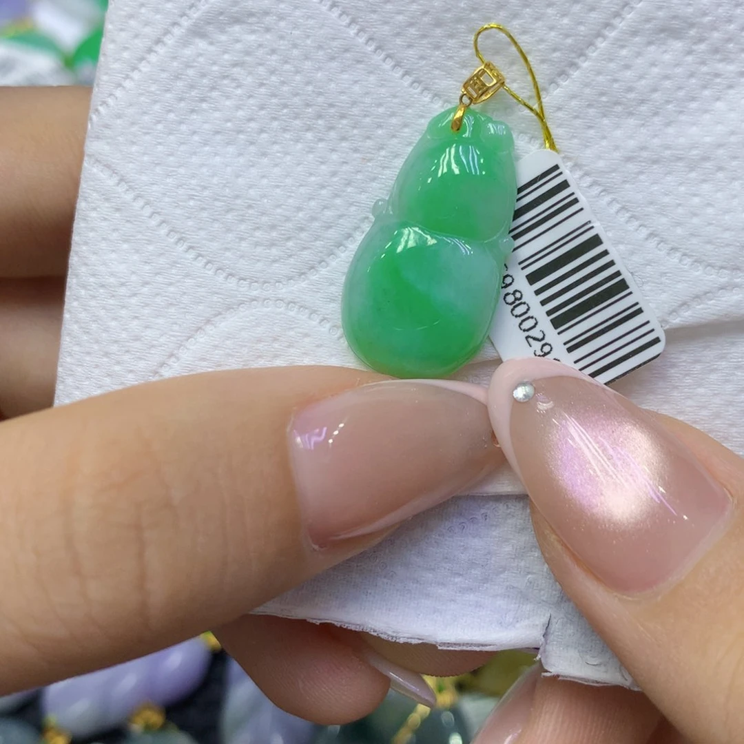 颈饰18K金镶嵌翡翠