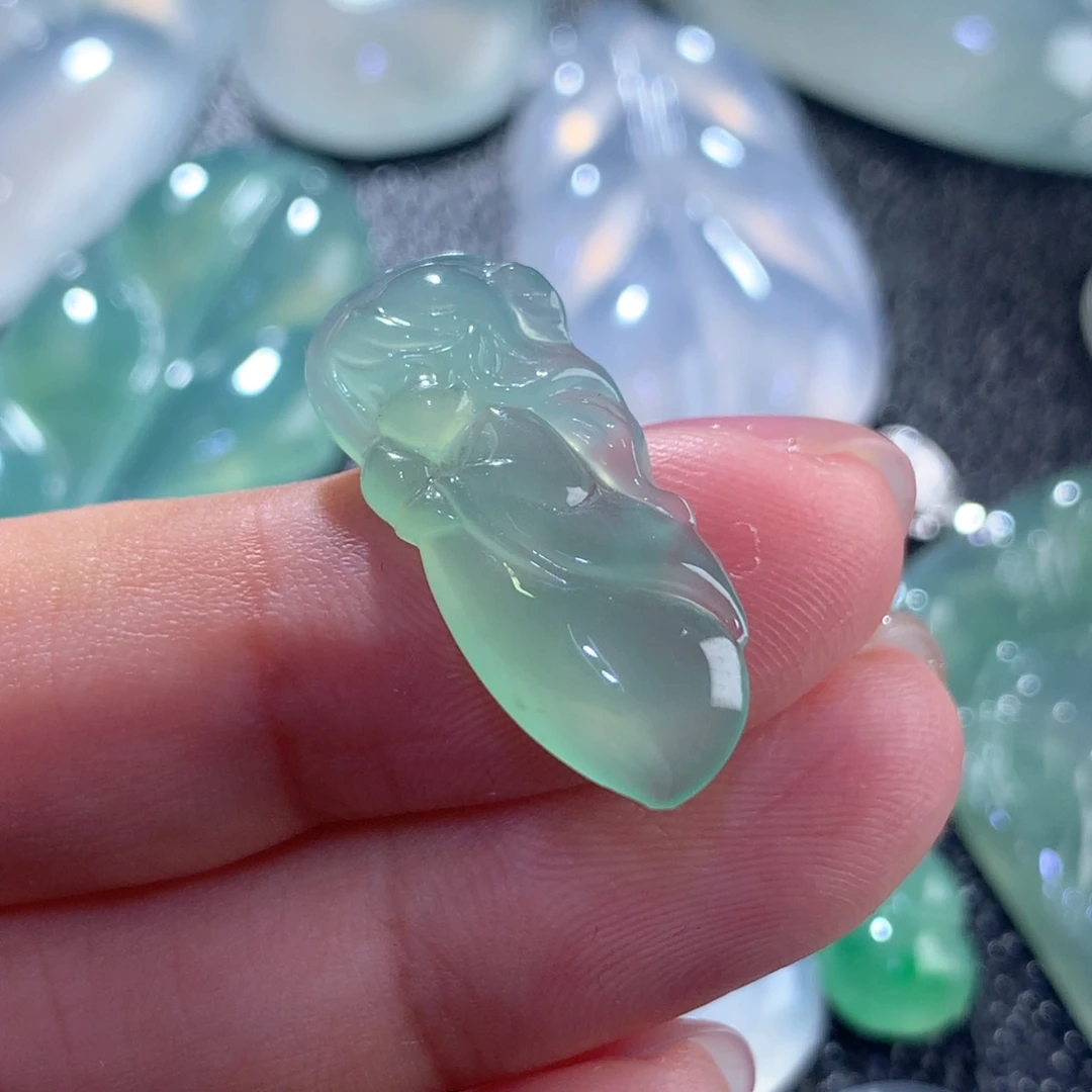 翡翠颈饰未镶嵌缅甸