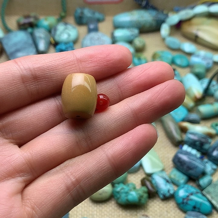 南红玛瑙未镶嵌珠宝奇石