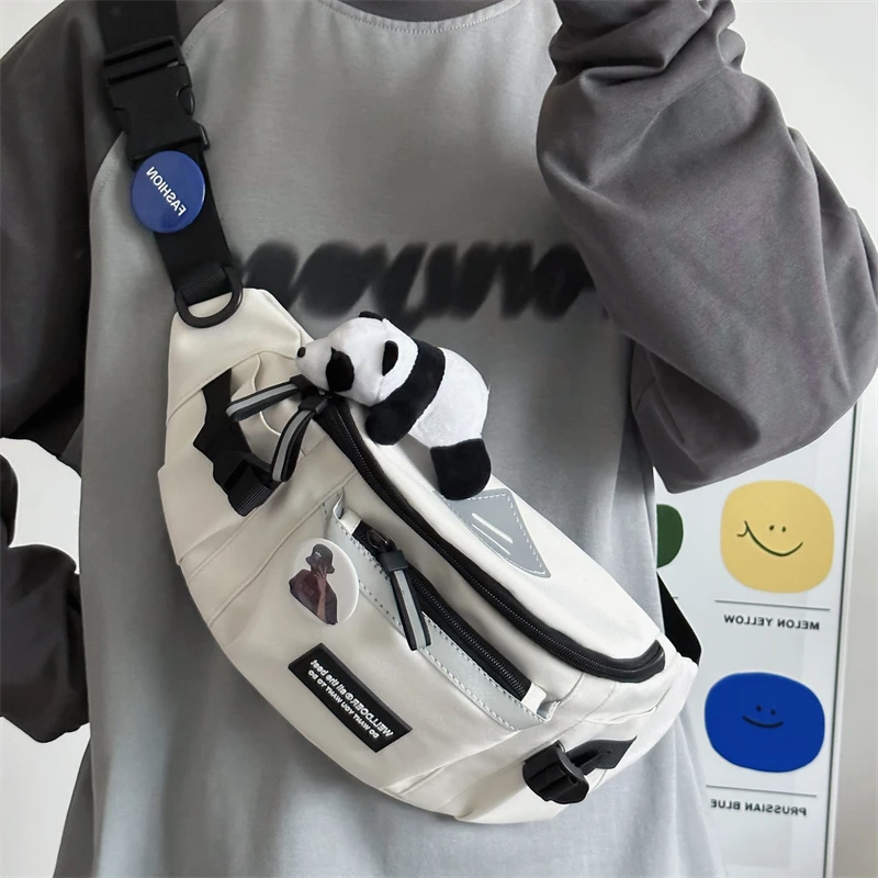 儿童包包男童潮酷斜挎包男生工装大容量背包帅气学生新款出游胸包