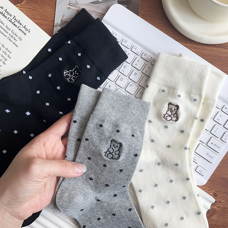 灰色袜子女可爱小熊刺绣白色ins潮棉袜春秋冬款日系卡通中筒长袜