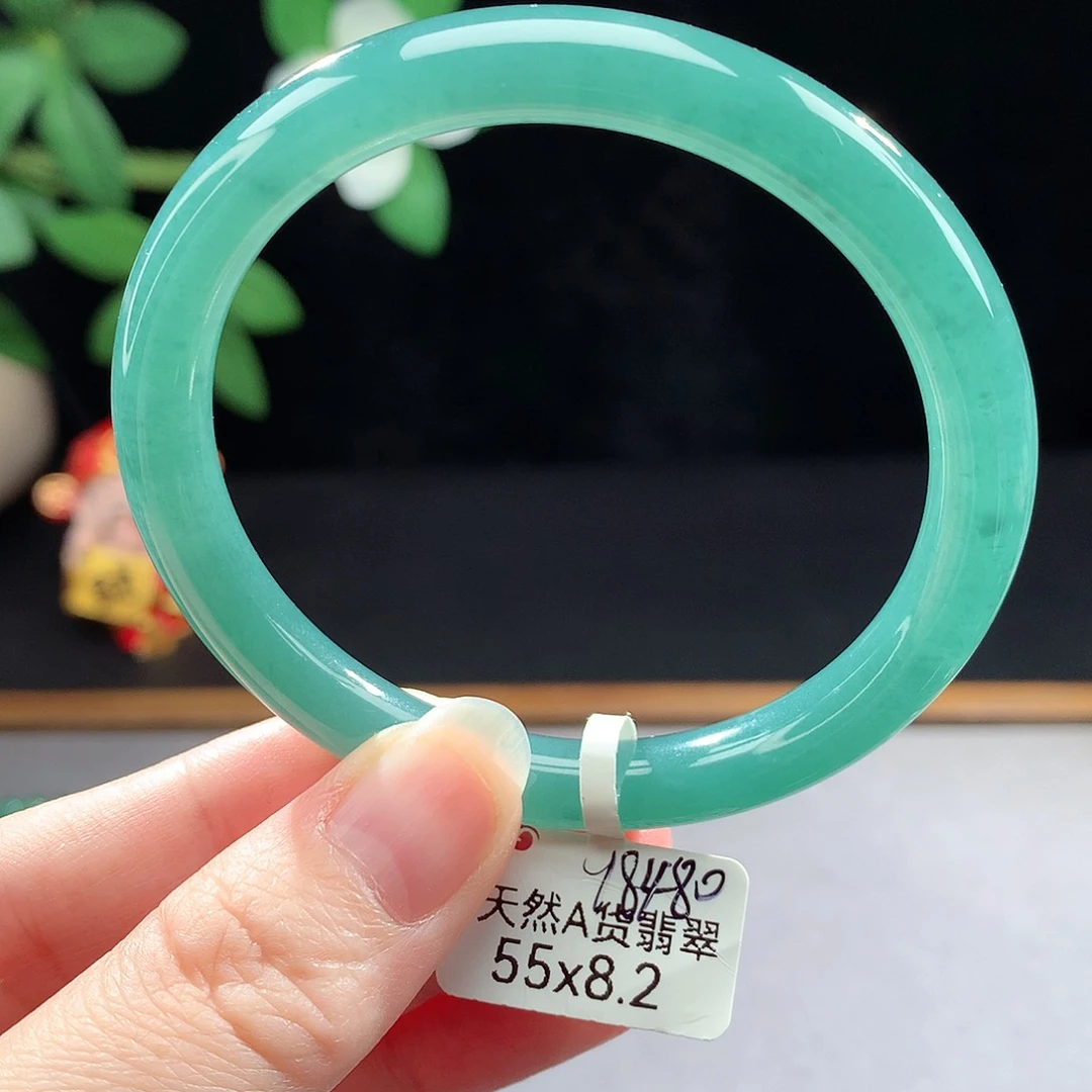 未镶嵌手镯（圆镯）翡翠