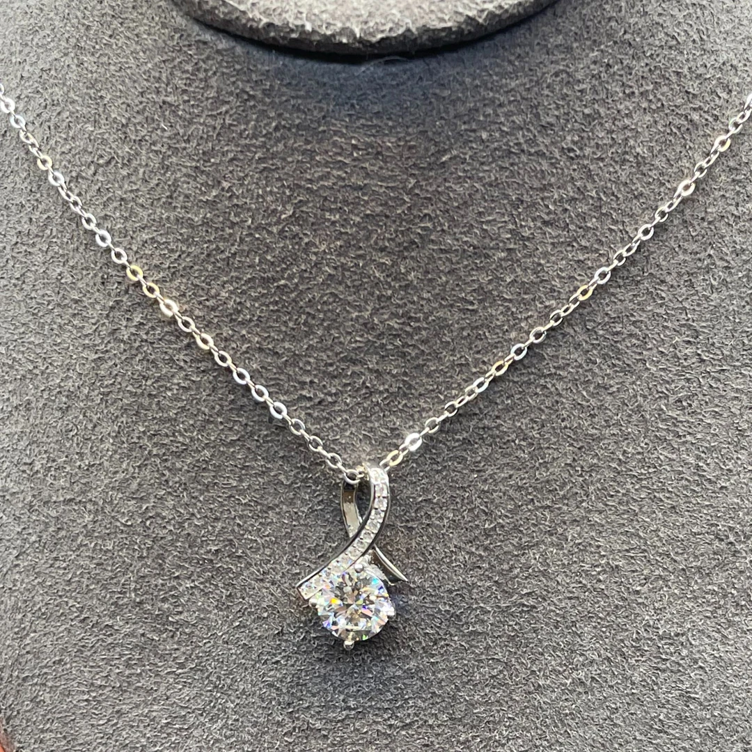 【Vivia】甄选 人字项链1.0CT