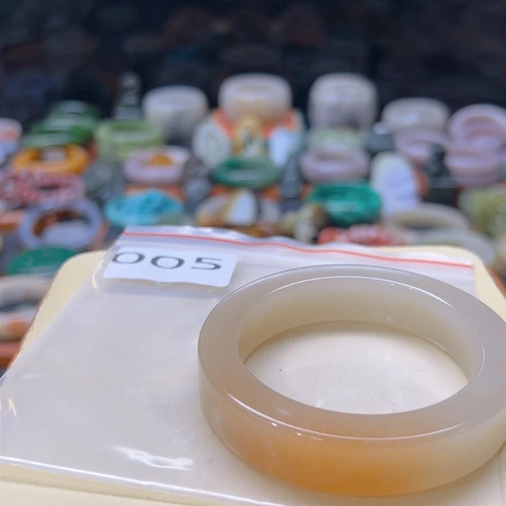 石英质玉手镯未镶嵌噗*5