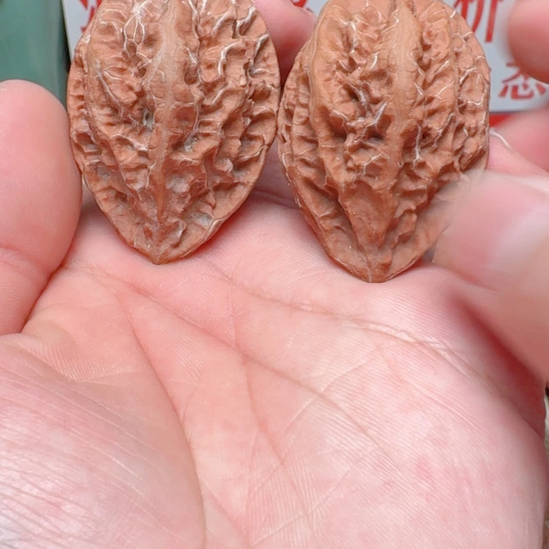 文玩核桃吊坠鳄鱼背