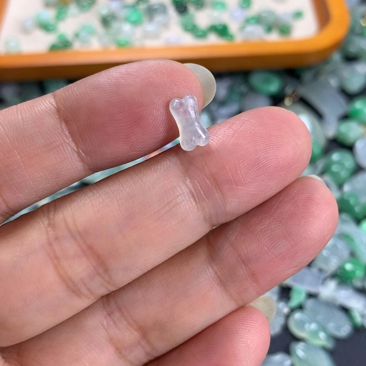 颈饰未镶嵌翡翠天然A货翡翠