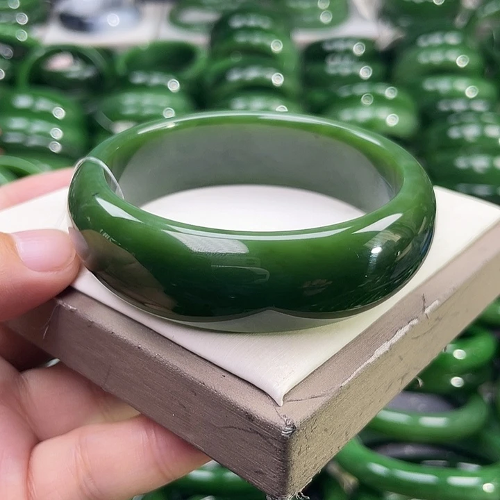 未镶嵌手镯和田玉（碧玉）