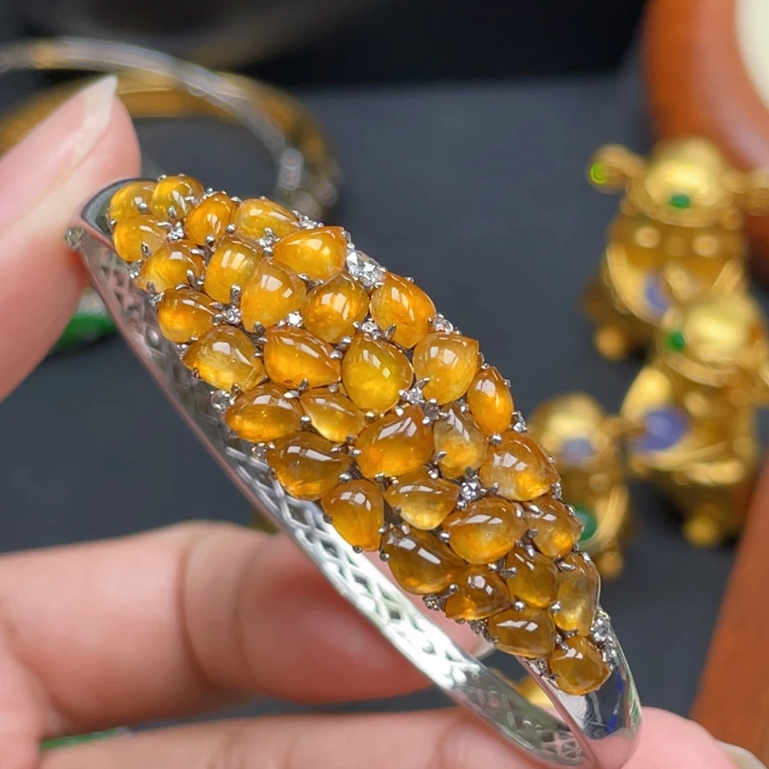 翡翠18K金镶嵌手镯高冰黄翡蛋面