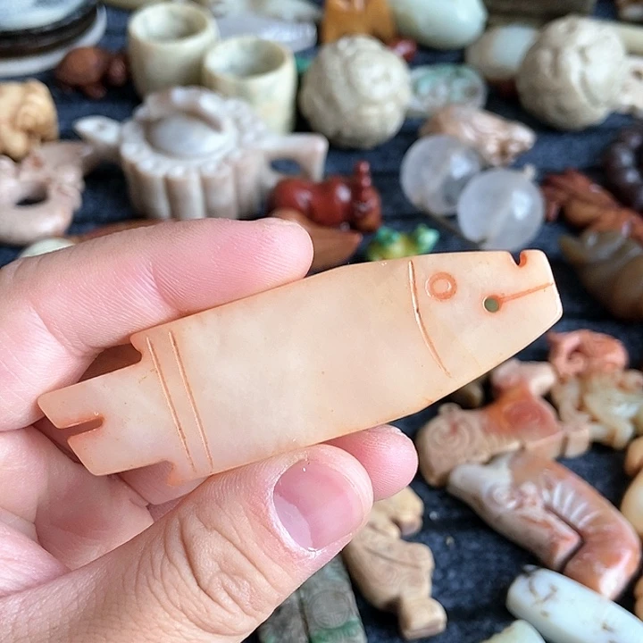 和田玉未镶嵌颈饰2